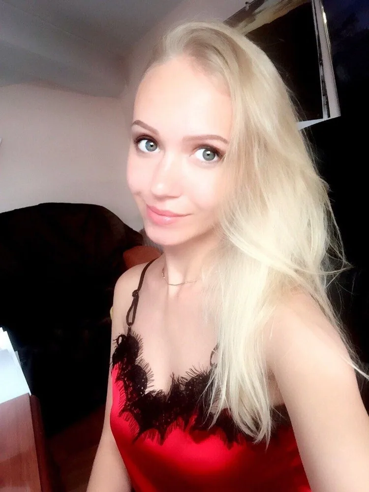 Escort Leoni