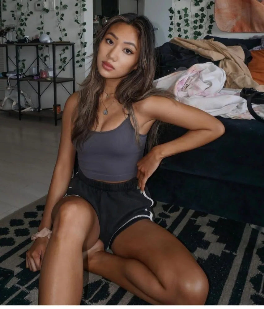 Escort Hana