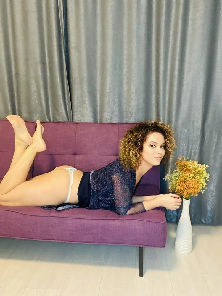 Escort Nives