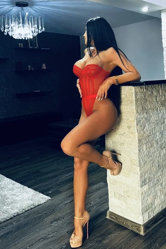 Escort Shakrea