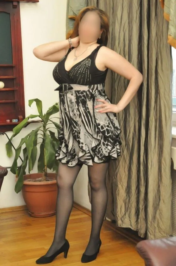 Escort Emina