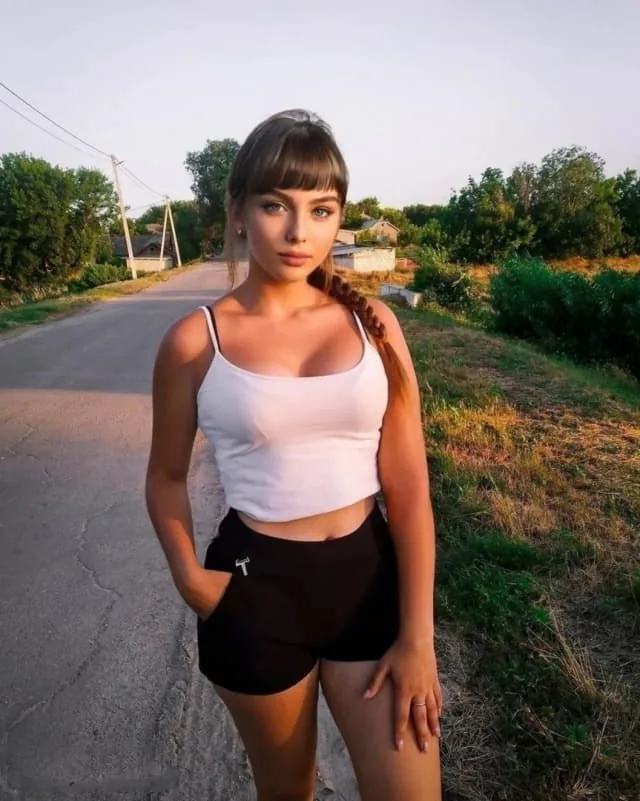 Escort Nives