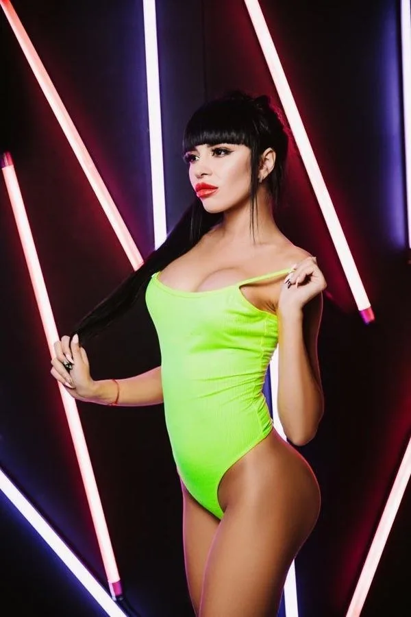 Escort Amita
