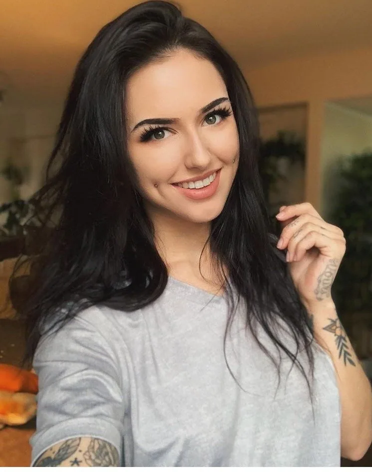 Escort Shanzey